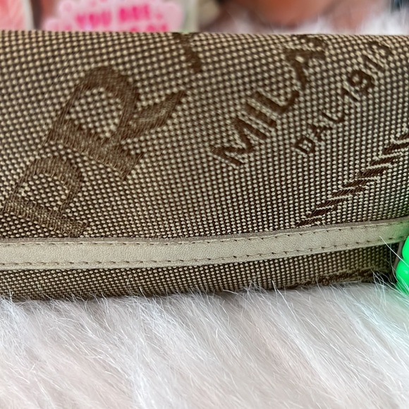 Prada 6 keychain case - Picture 3 of 13